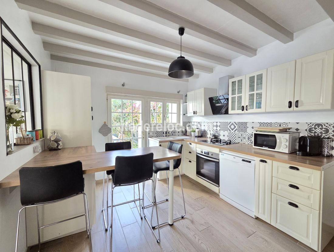 Photo 5: An accomodation located in Sainte-Marie-de-R&eacute; on ile de R&eacute;.