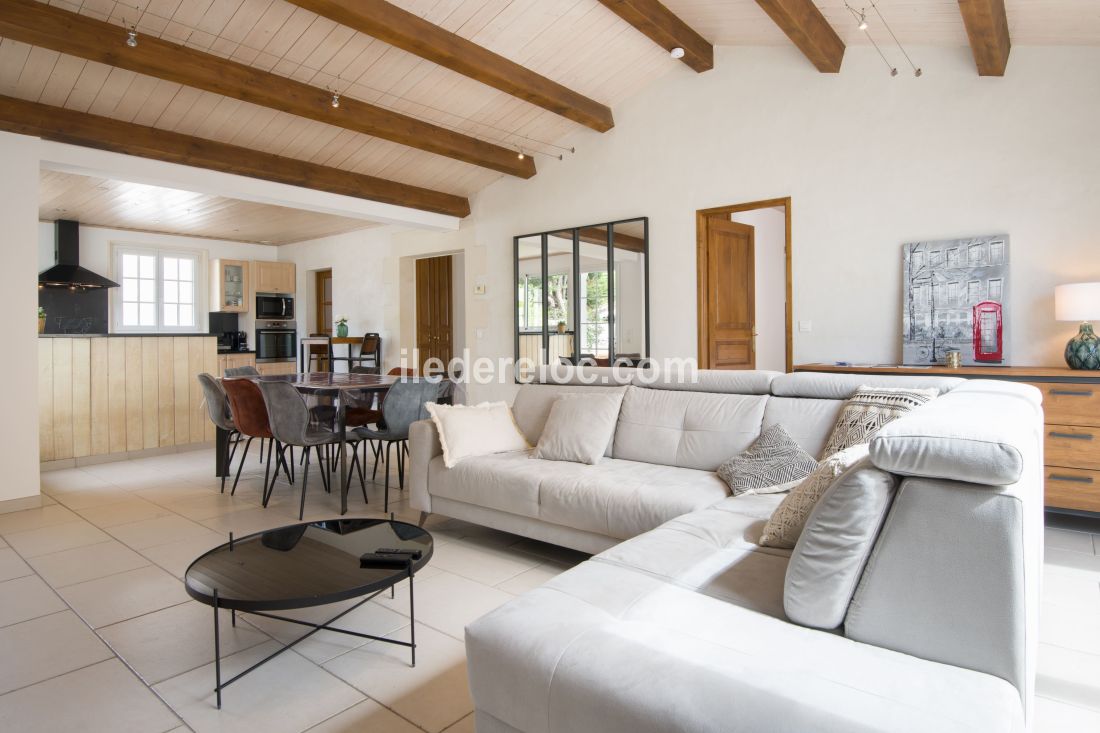 Photo 6: An accomodation located in Sainte-Marie-de-R&eacute; on ile de R&eacute;.