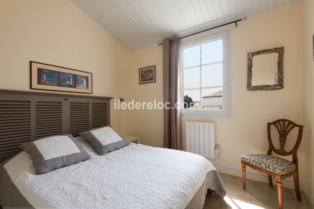 Photo 5: An accomodation located in Saint-Martin-de-R&eacute; on ile de R&eacute;.