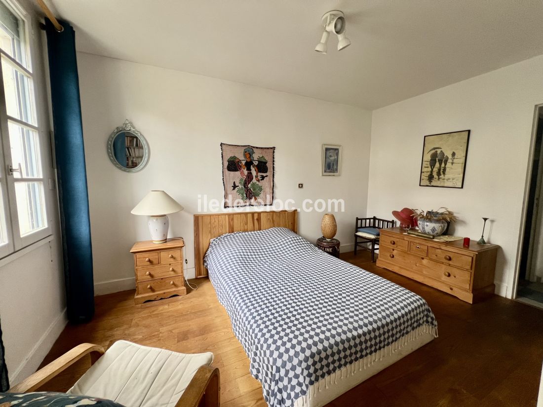 Photo 8: An accomodation located in Saint-Martin-de-R&eacute; on ile de R&eacute;.