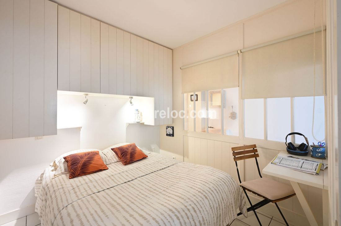 Photo 9: An accomodation located in Saint-Martin-de-R&eacute; on ile de R&eacute;.