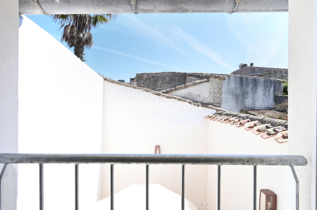 Photo 5: An accomodation located in Saint-Martin-de-R&eacute; on ile de R&eacute;.