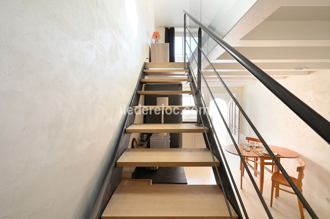 Photo 6: An accomodation located in Saint-Martin-de-R&eacute; on ile de R&eacute;.