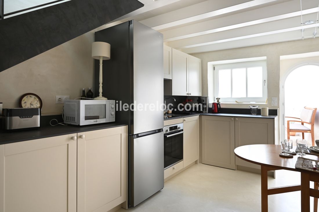 Photo 9: An accomodation located in Saint-Martin-de-R&eacute; on ile de R&eacute;.