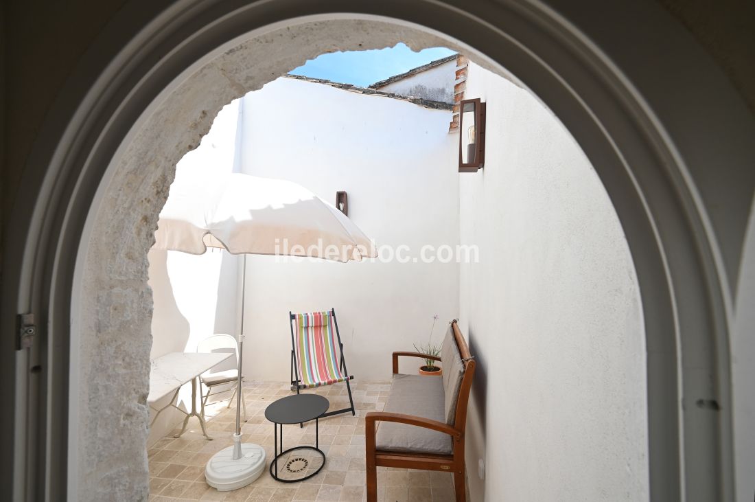 Photo 17: An accomodation located in Saint-Martin-de-R&eacute; on ile de R&eacute;.