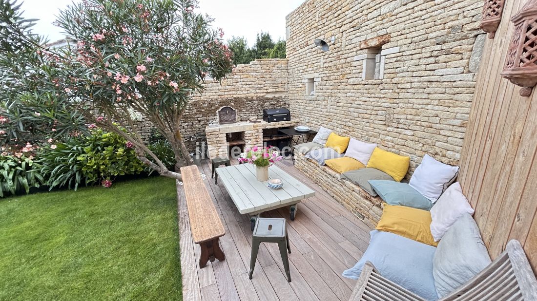 Photo 8: An accomodation located in Les Portes-en-R&eacute; on ile de R&eacute;.