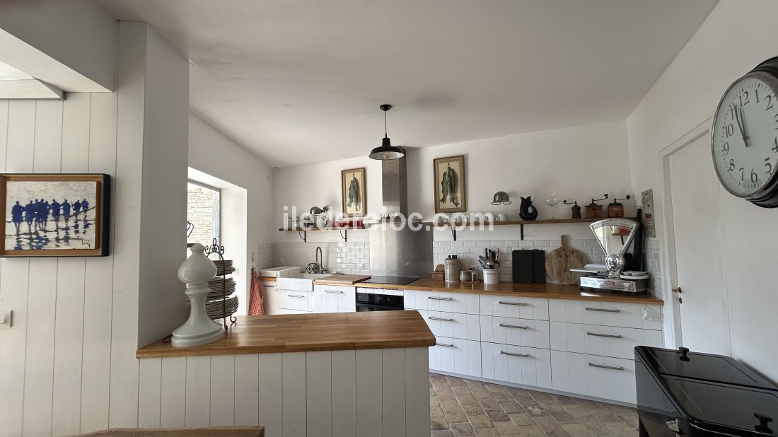 Photo 9: An accomodation located in Les Portes-en-R&eacute; on ile de R&eacute;.