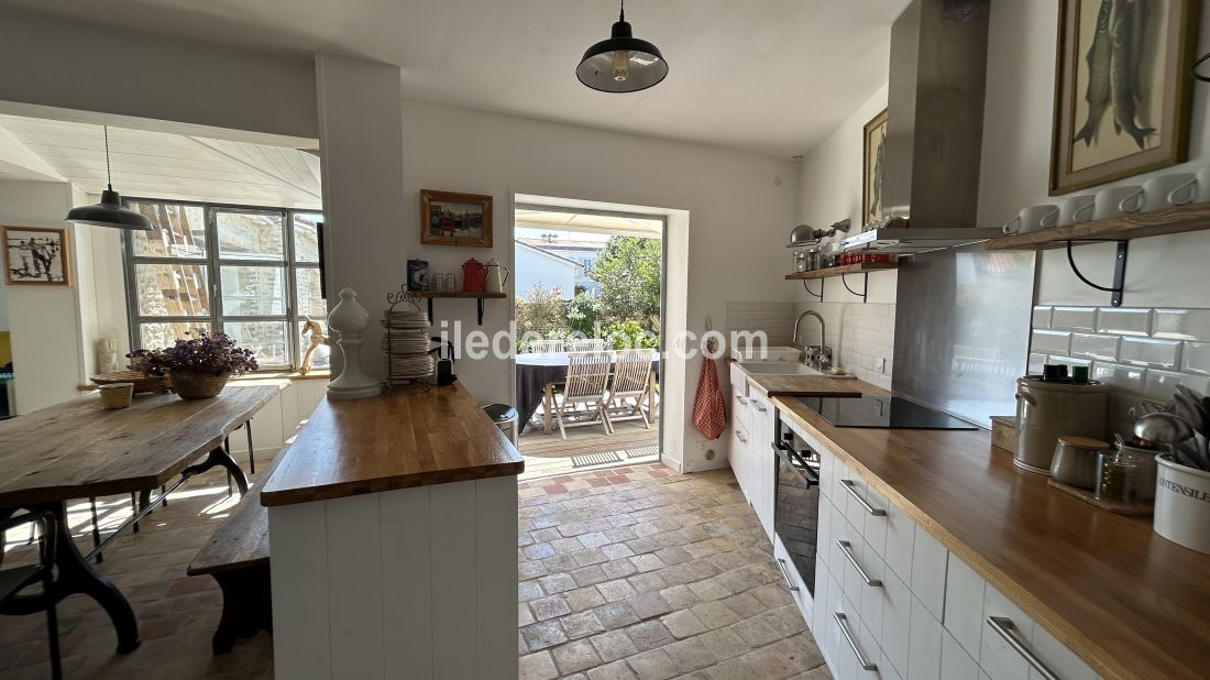 Photo 5: An accomodation located in Les Portes-en-R&eacute; on ile de R&eacute;.