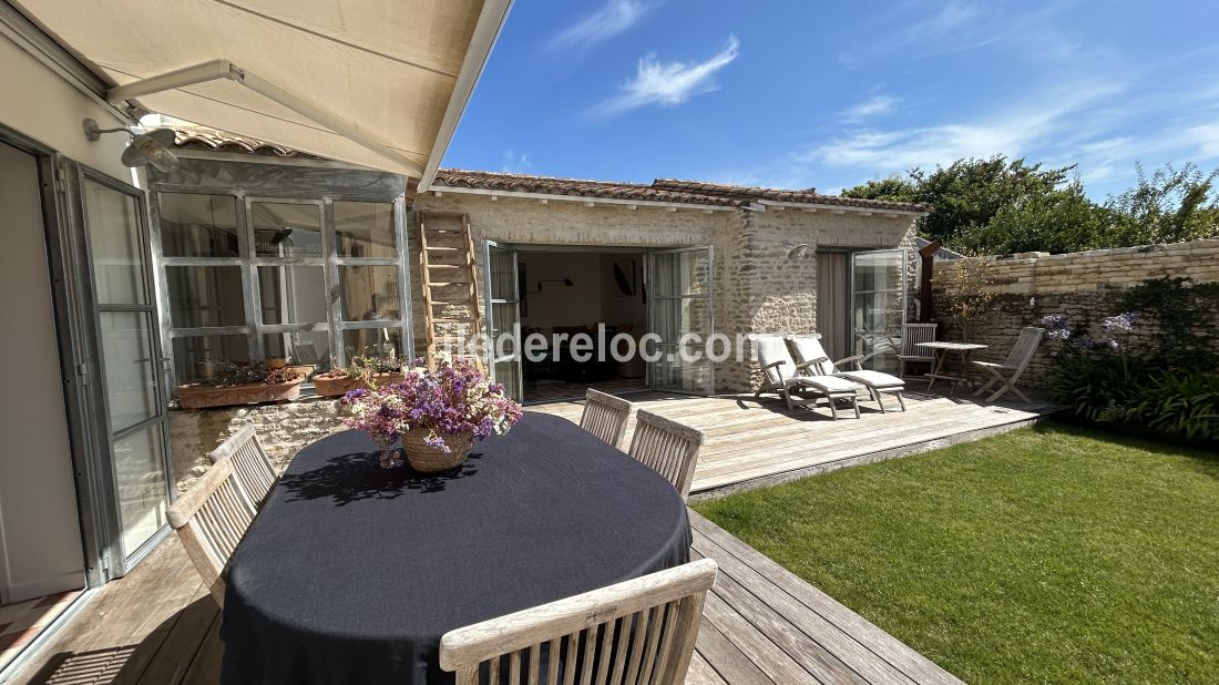 Photo 6: An accomodation located in Les Portes-en-R&eacute; on ile de R&eacute;.