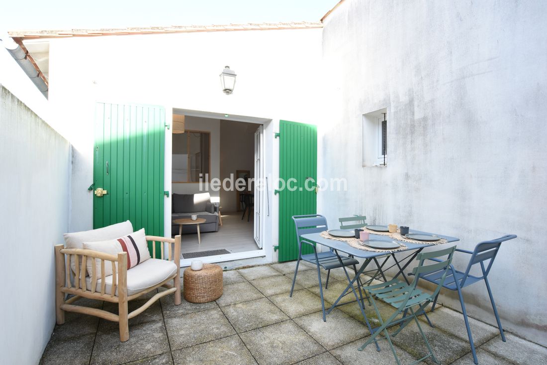 Photo 17: An accomodation located in Saint-Martin-de-R&eacute; on ile de R&eacute;.