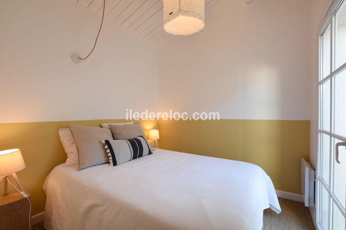 Photo 15: An accomodation located in Saint-Martin-de-R&eacute; on ile de R&eacute;.