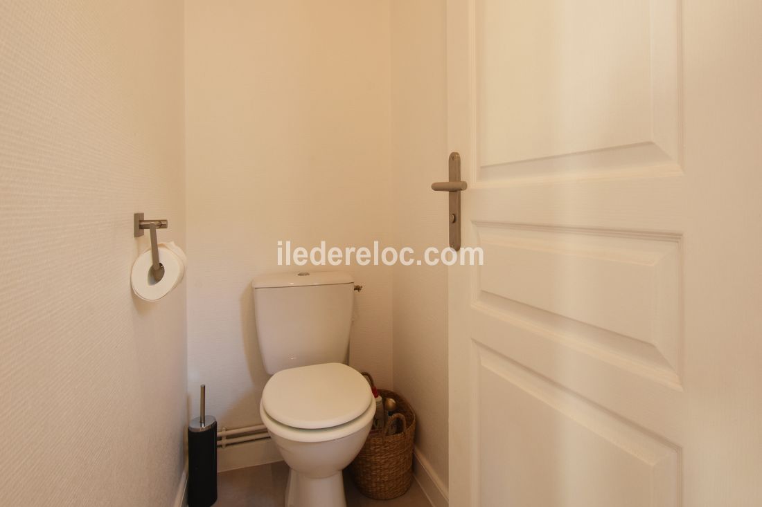 Photo 14: An accomodation located in Saint-Martin-de-R&eacute; on ile de R&eacute;.