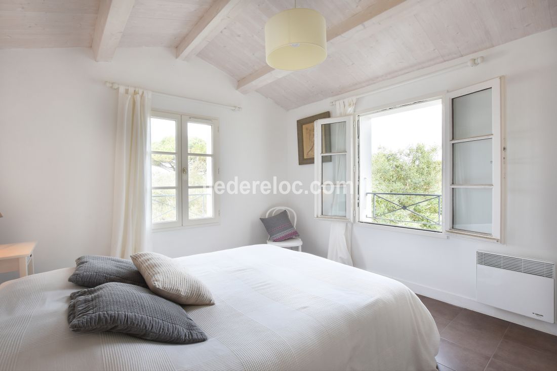 Photo 14: An accomodation located in La Couarde-sur-mer on ile de R&eacute;.