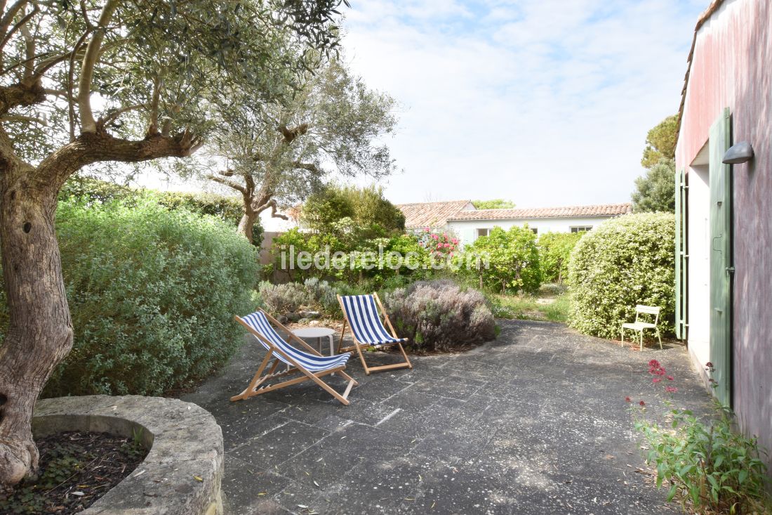 Photo 9: An accomodation located in La Couarde-sur-mer on ile de R&eacute;.