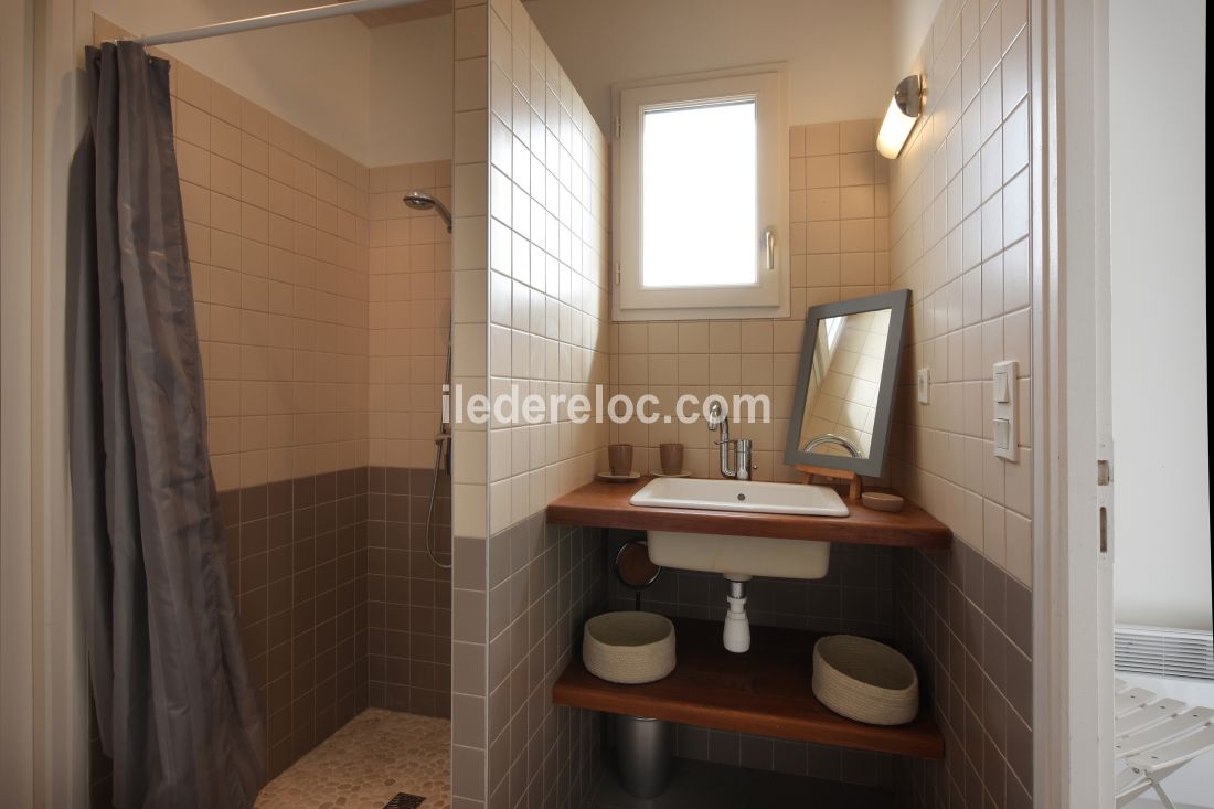 Photo 20: An accomodation located in La Couarde-sur-mer on ile de R&eacute;.