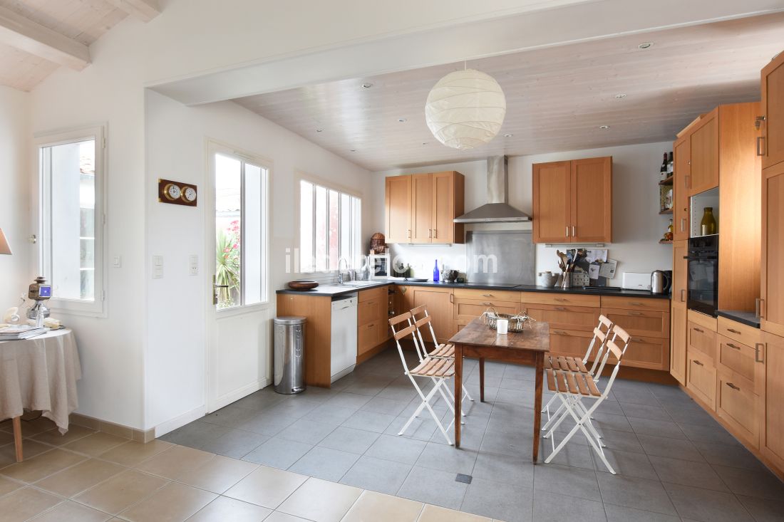 Photo 23: An accomodation located in La Couarde-sur-mer on ile de R&eacute;.