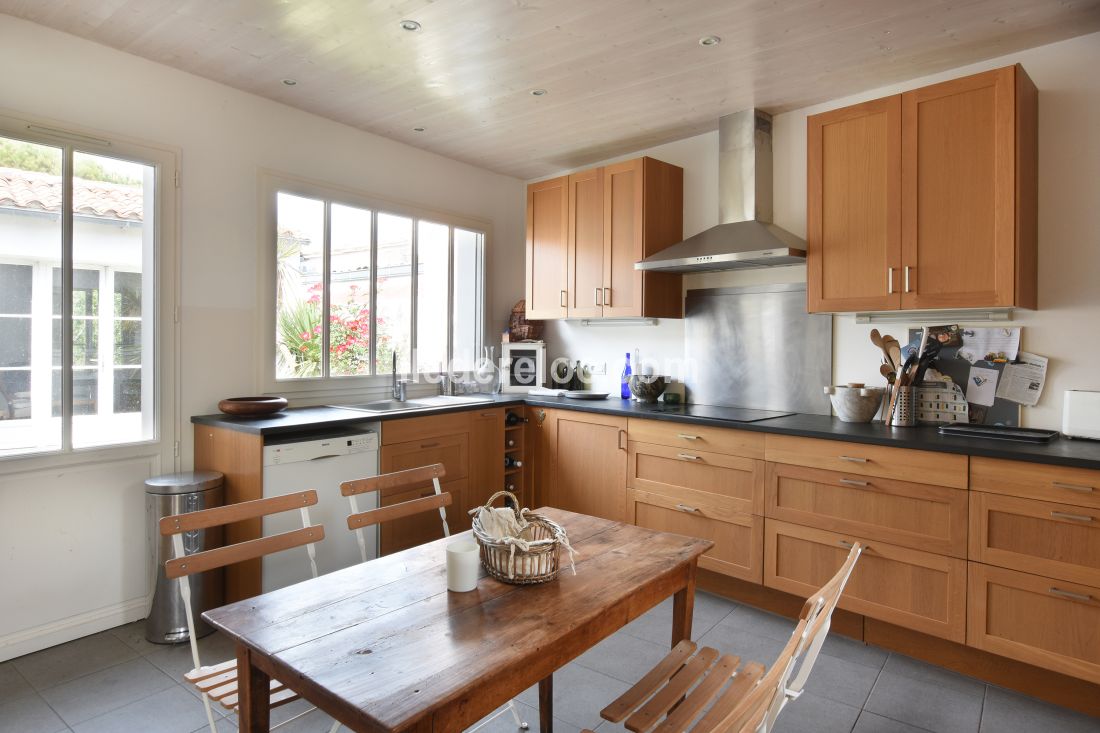 Photo 25: An accomodation located in La Couarde-sur-mer on ile de R&eacute;.