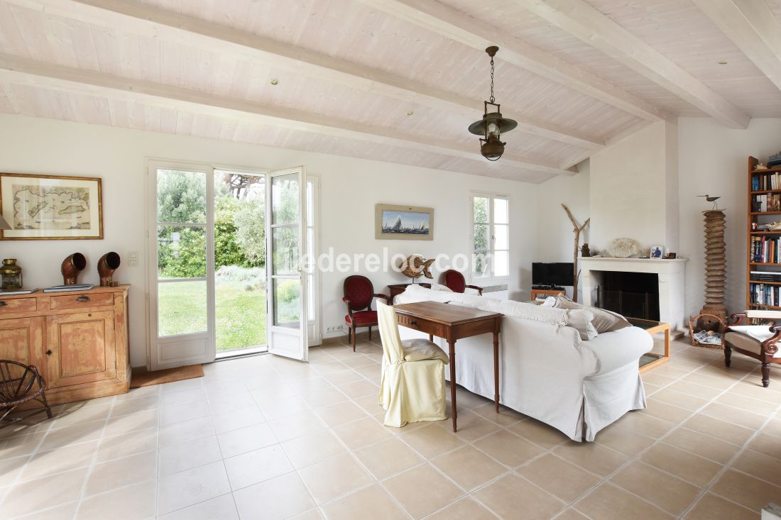 Photo 28: An accomodation located in La Couarde-sur-mer on ile de R&eacute;.