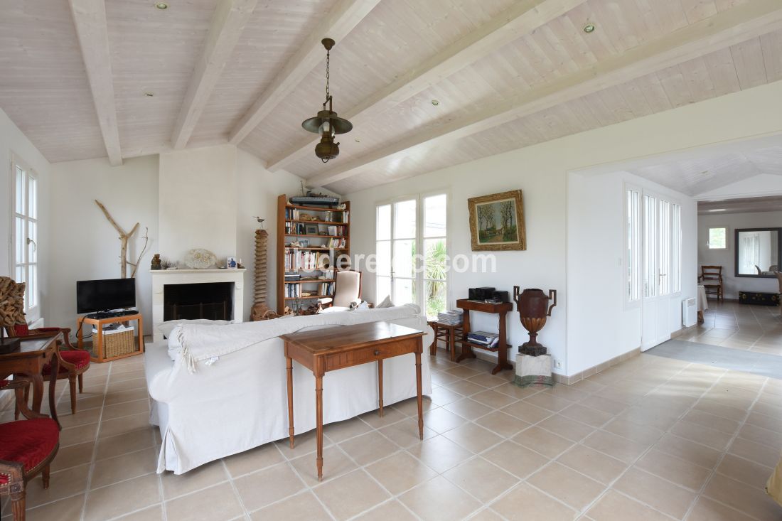 Photo 29: An accomodation located in La Couarde-sur-mer on ile de R&eacute;.