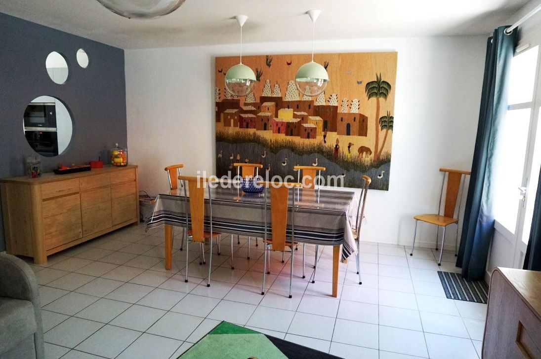 Photo 5: An accomodation located in La Couarde-sur-mer on ile de R&eacute;.