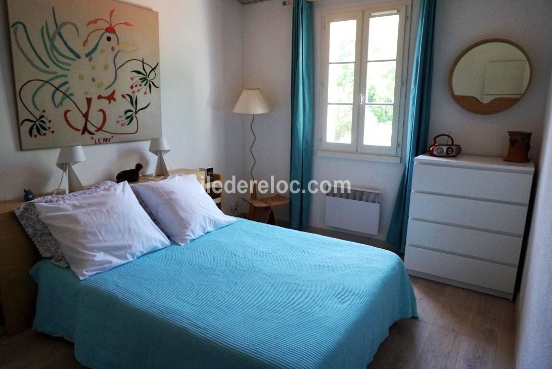 Photo 10: An accomodation located in La Couarde-sur-mer on ile de R&eacute;.