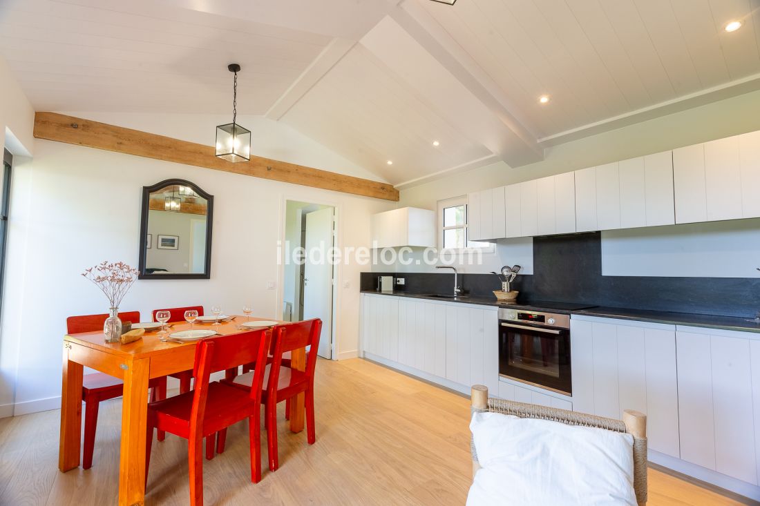 Photo 12: An accomodation located in Saint-Cl&eacute;ment-des-Baleines on ile de R&eacute;.