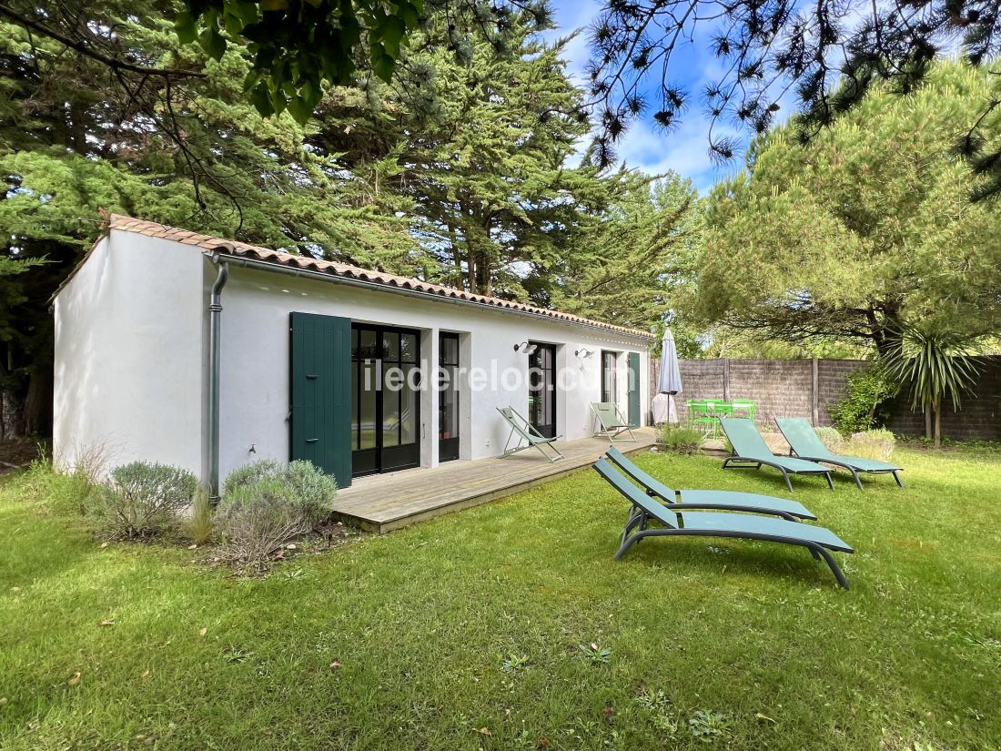 Photo 7: An accomodation located in Saint-Cl&eacute;ment-des-Baleines on ile de R&eacute;.