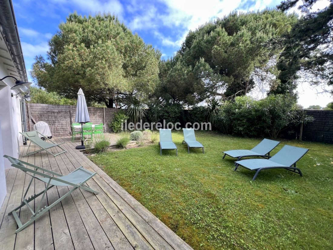 Photo 6: An accomodation located in Saint-Cl&eacute;ment-des-Baleines on ile de R&eacute;.