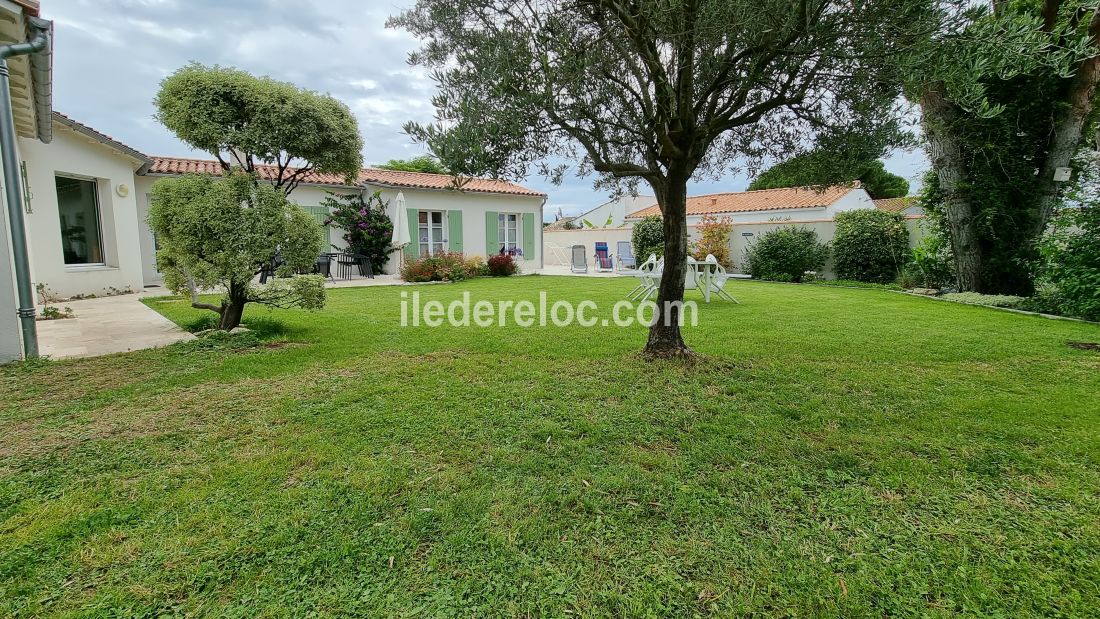 Photo 6: An accomodation located in Le Bois-Plage-en-R&eacute; on ile de R&eacute;.
