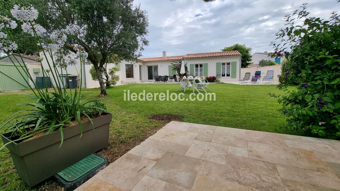 Photo 5: An accomodation located in Le Bois-Plage-en-R&eacute; on ile de R&eacute;.