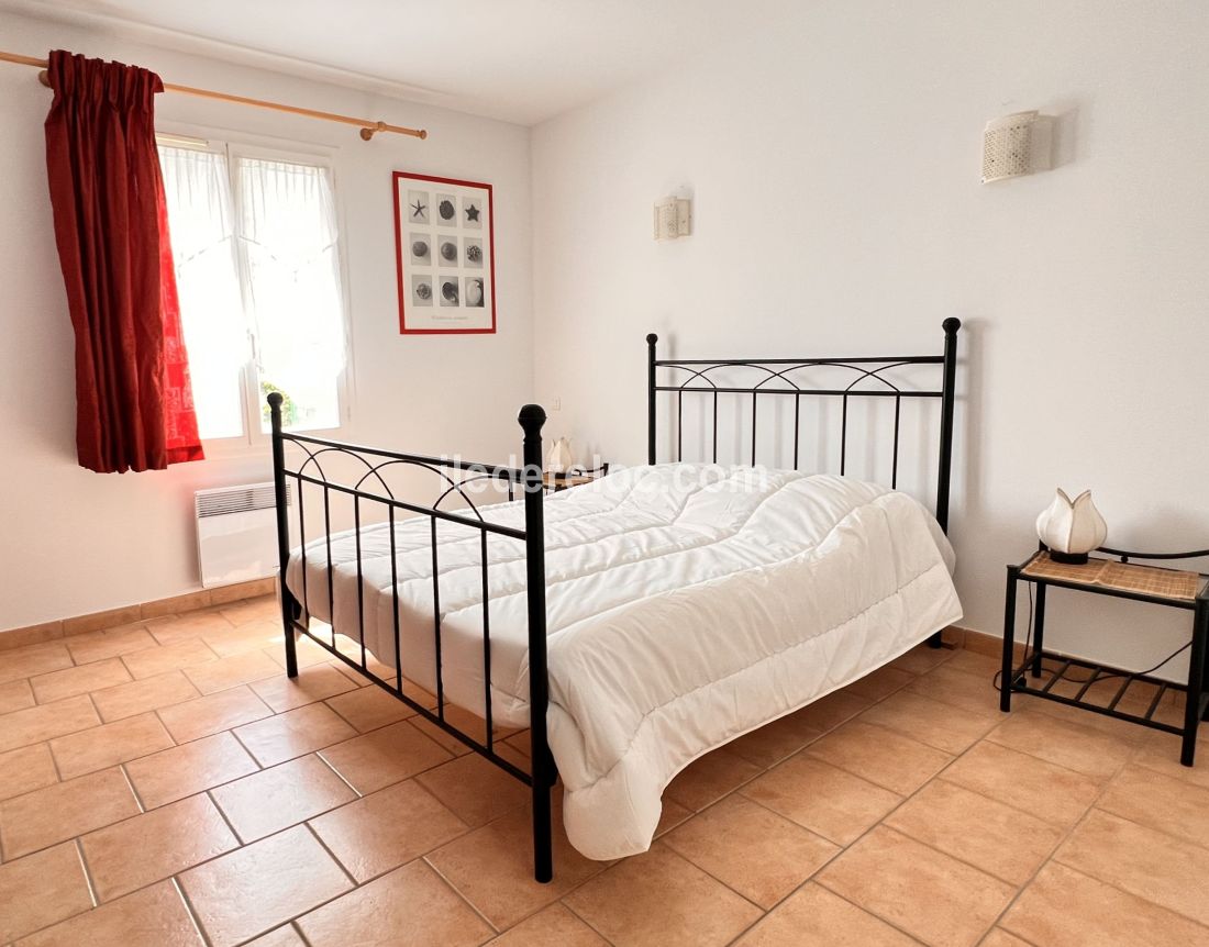 Photo 8: An accomodation located in Sainte-Marie-de-R&eacute; on ile de R&eacute;.