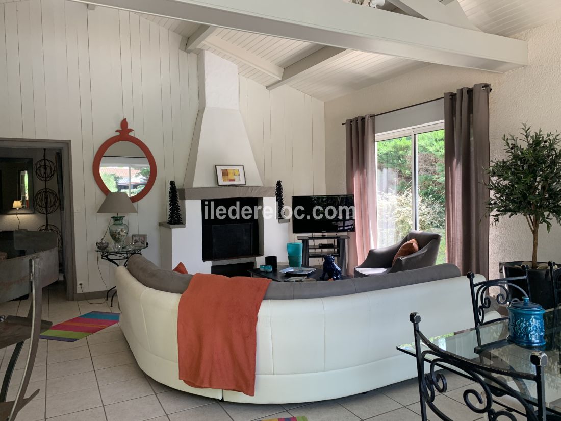 Photo 10: An accomodation located in Sainte-Marie-de-R&eacute; on ile de R&eacute;.