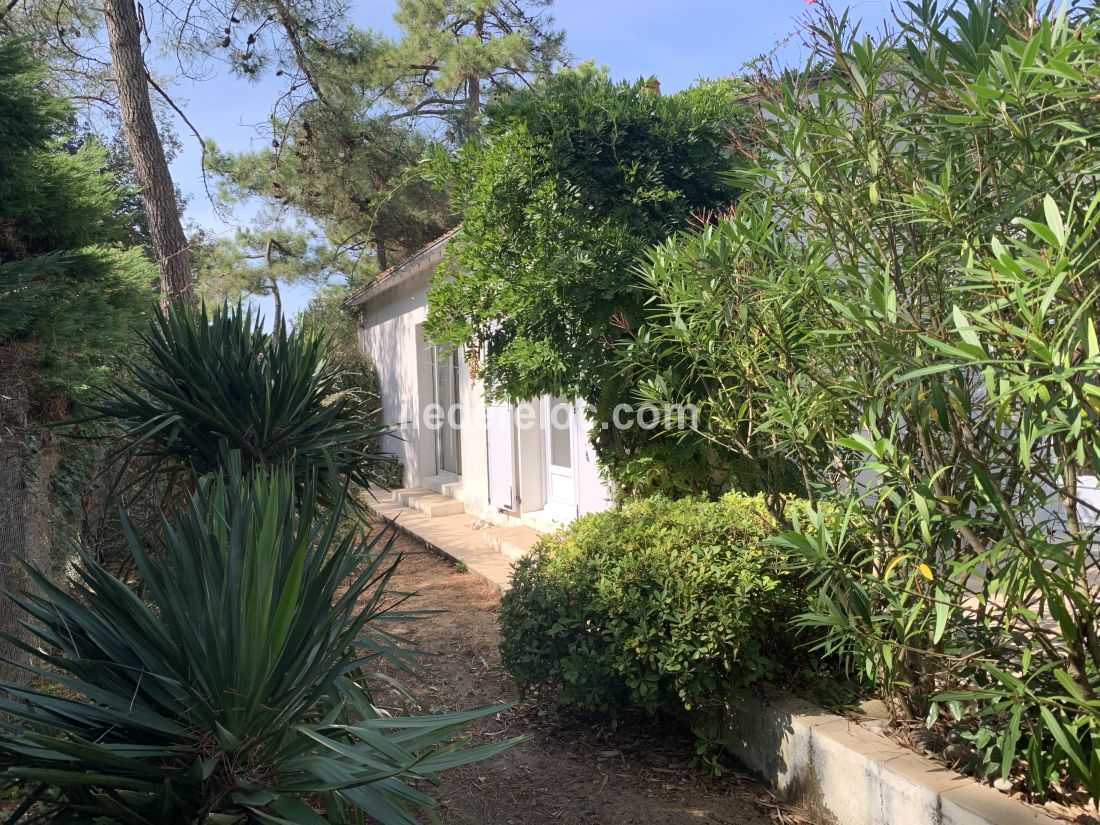 Photo 25: An accomodation located in Sainte-Marie-de-R&eacute; on ile de R&eacute;.