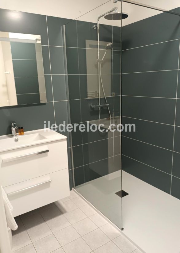 Photo 10: An accomodation located in Le Bois-Plage-en-R&eacute; on ile de R&eacute;.