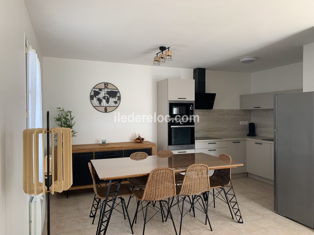 Photo 6: An accomodation located in Le Bois-Plage-en-R&eacute; on ile de R&eacute;.