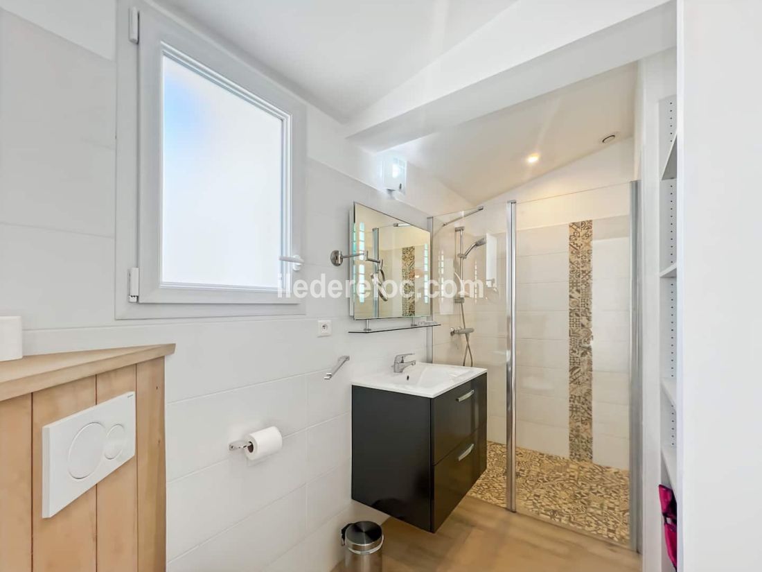 Photo 11: An accomodation located in Loix on ile de R&eacute;.