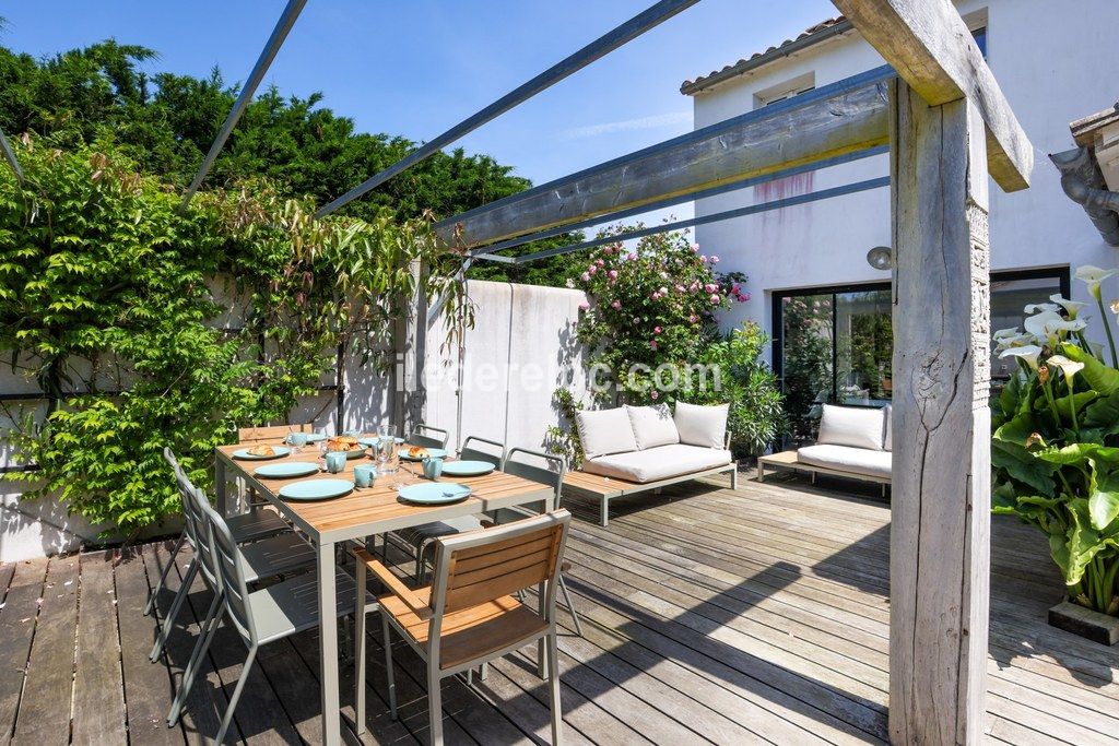 Photo 6: An accomodation located in Loix on ile de R&eacute;.