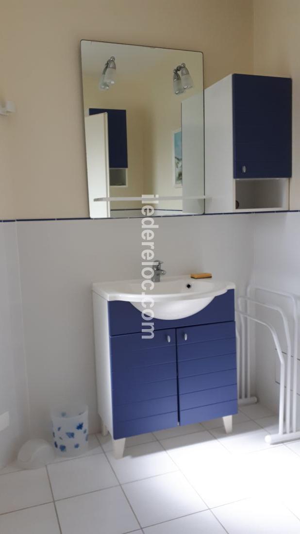 Photo 6: An accomodation located in Le Bois-Plage-en-R&eacute; on ile de R&eacute;.