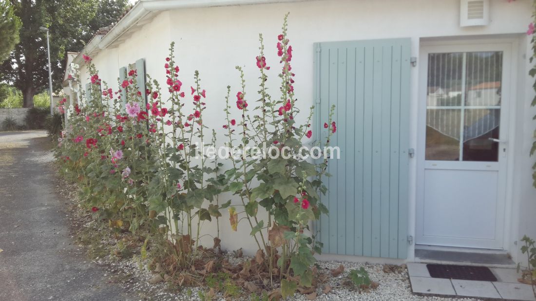 Photo 8: An accomodation located in Le Bois-Plage-en-R&eacute; on ile de R&eacute;.