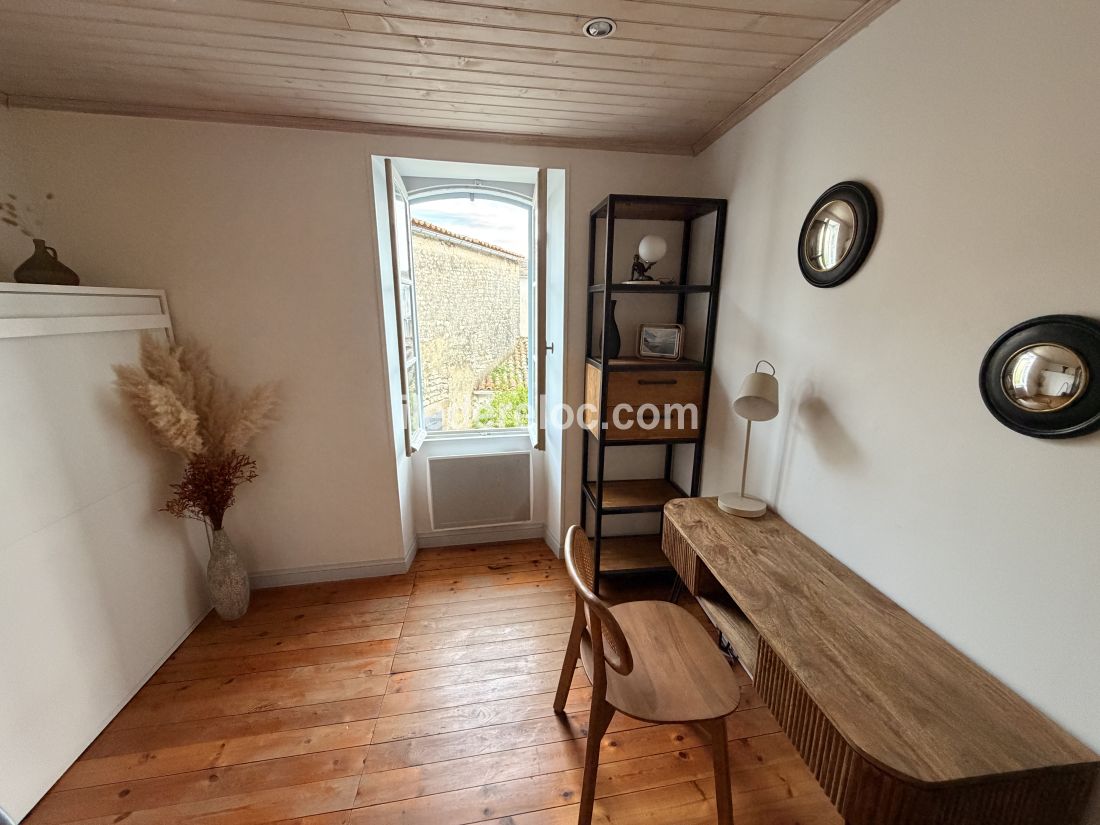 Photo 10: An accomodation located in La Flotte-en-R&eacute; on ile de R&eacute;.