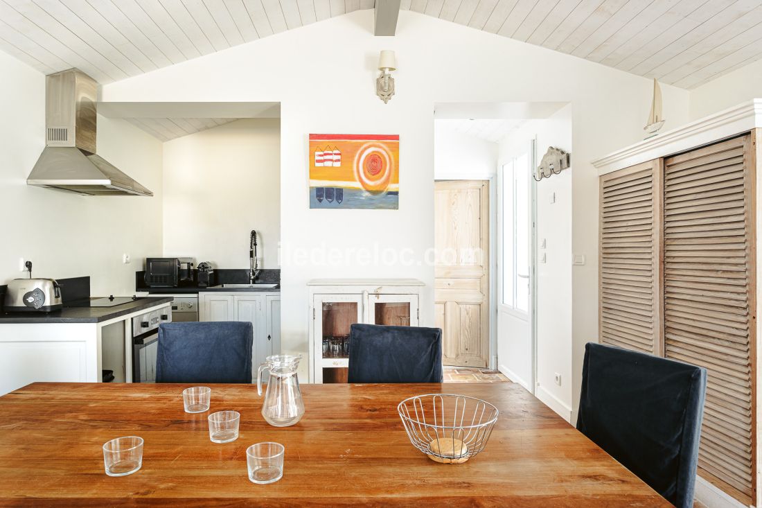 Photo 6: An accomodation located in Sainte-Marie-de-R&eacute; on ile de R&eacute;.