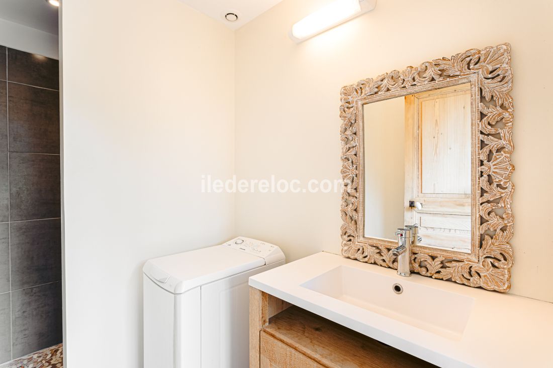 Photo 12: An accomodation located in Sainte-Marie-de-R&eacute; on ile de R&eacute;.