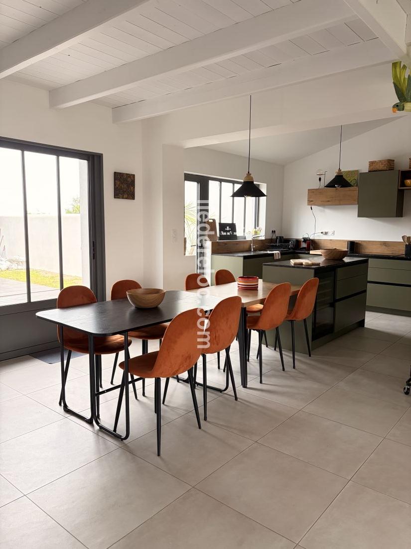 Photo 13: An accomodation located in Ars en R&eacute; on ile de R&eacute;.