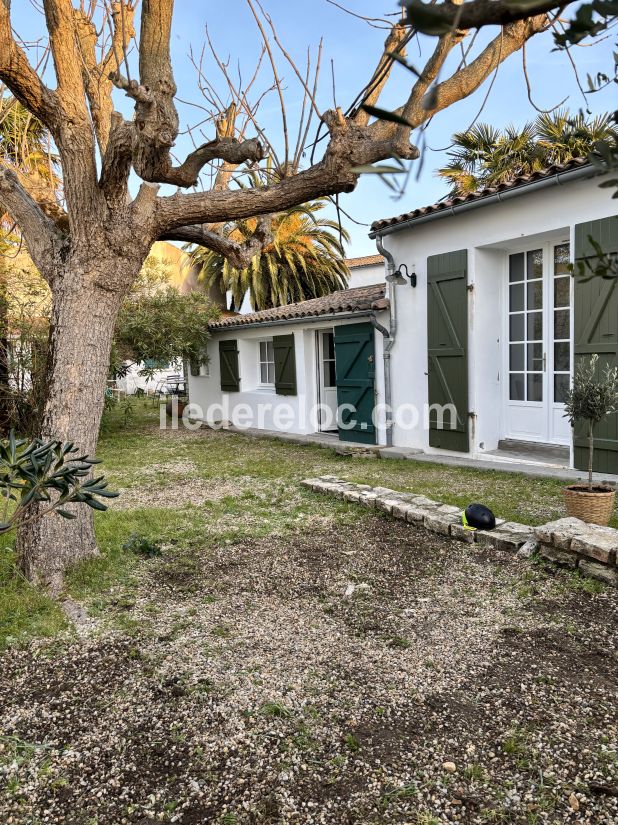 Photo 15: An accomodation located in La Couarde-sur-mer on ile de R&eacute;.