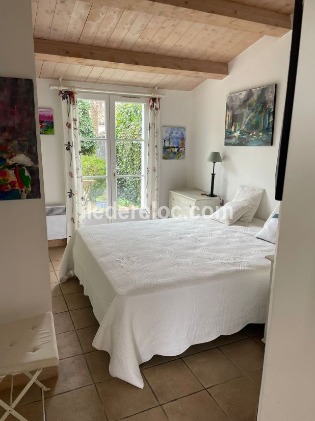 Photo 4: An accomodation located in Les Portes-en-R&eacute; on ile de R&eacute;.