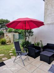 Ile de R&eacute;:Charming house just steps from the  market