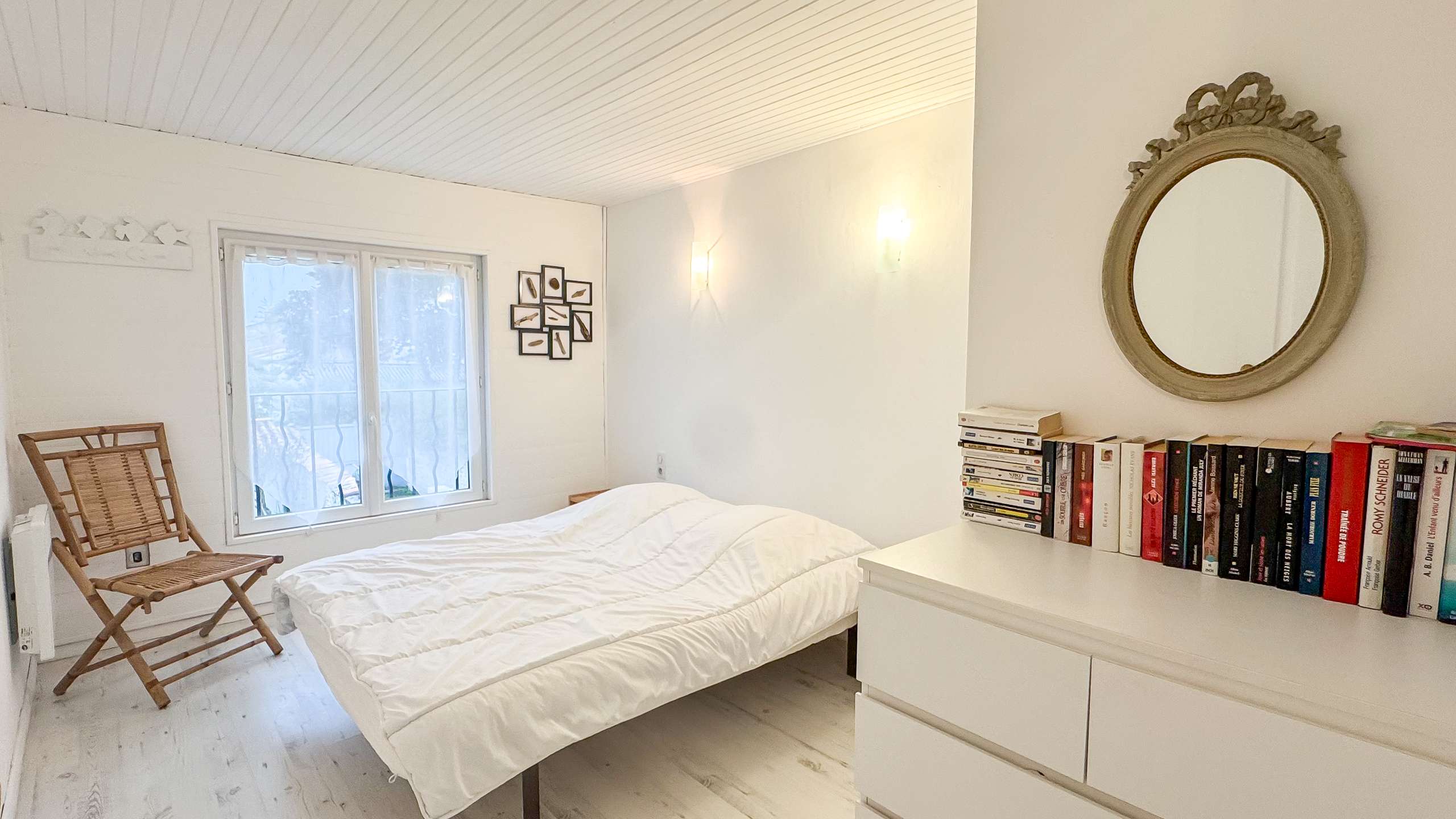 Photo 8: An accomodation located in Le Bois-Plage-en-R&eacute; on ile de R&eacute;.