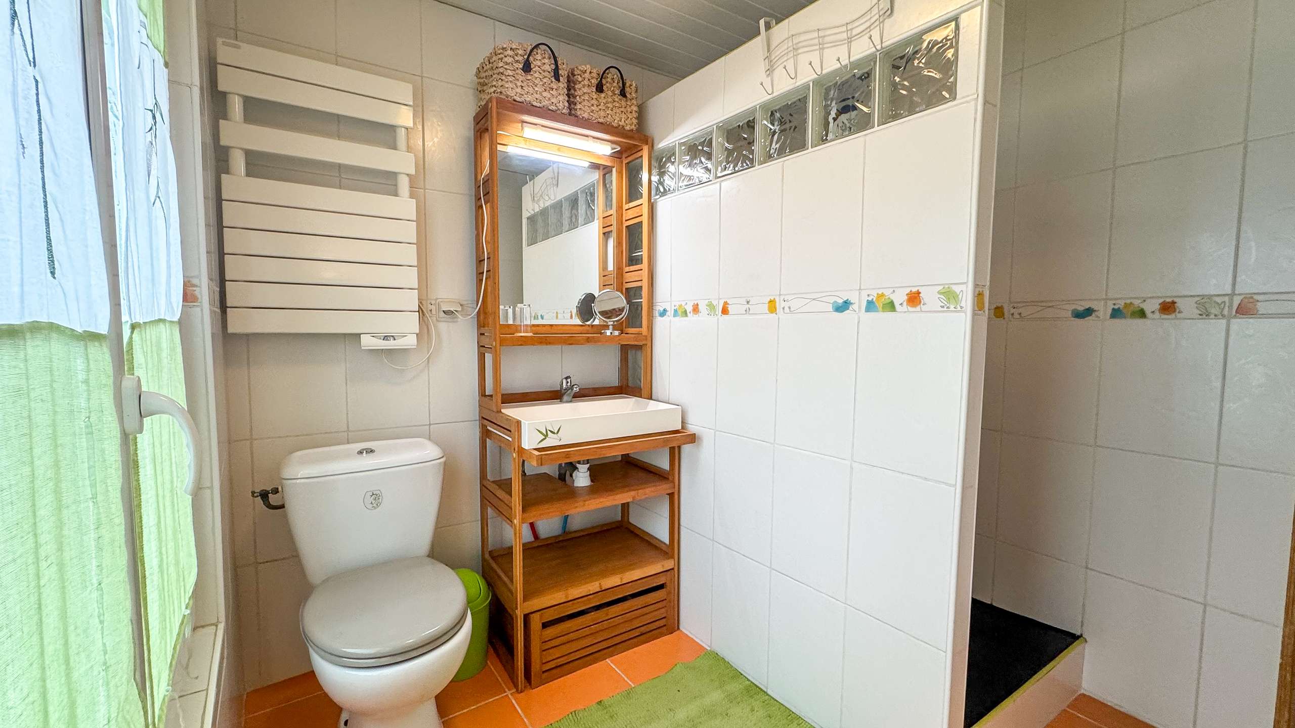 Photo 9: An accomodation located in Le Bois-Plage-en-R&eacute; on ile de R&eacute;.