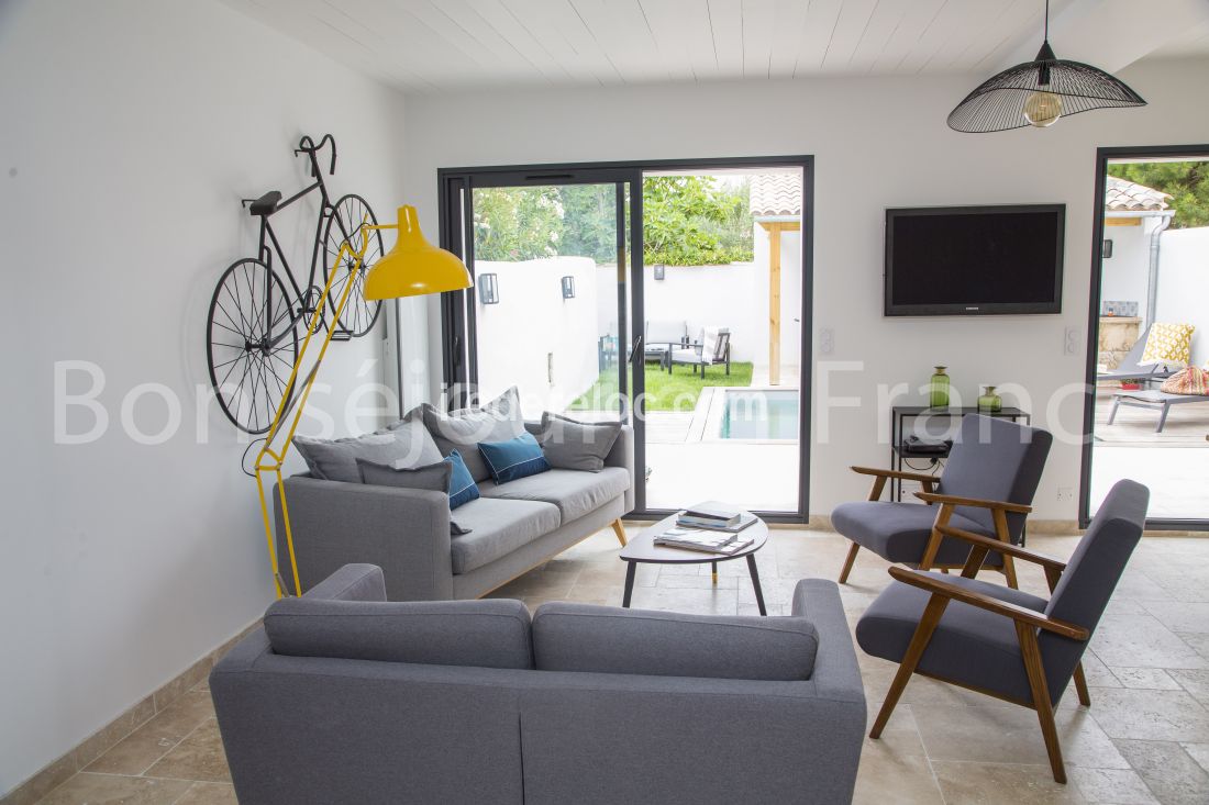 Photo 6: An accomodation located in La Couarde-sur-mer on ile de R&eacute;.