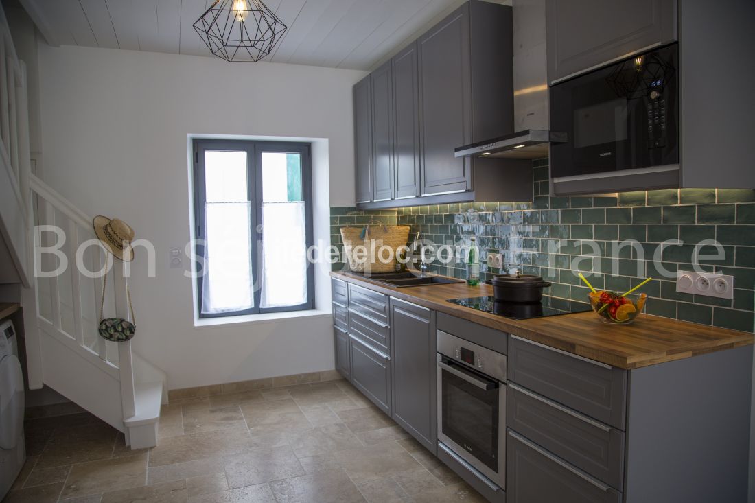 Photo 7: An accomodation located in La Couarde-sur-mer on ile de R&eacute;.